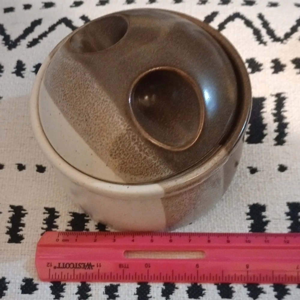 Mikasa Tan and Cream Ceramic Dish